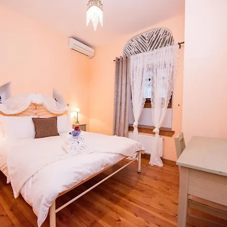 αρχοντικό αργυρώ Πανσιόν Μακρινίτσα